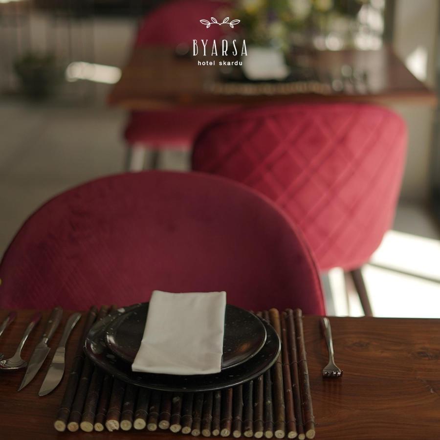 Byarsa Hotel Skardu Ponedas Экстерьер фото